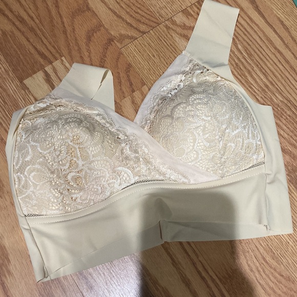 Womens bras set of 2 NWOT - Picture 2 of 5